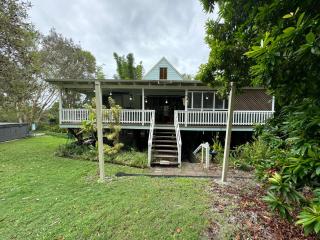 Coconut Cottage Bush Retreat- Pet Friendly - Tin Can Bay - 2