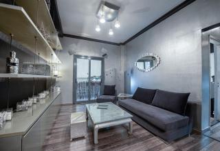 the Disco Black House - Atene - 8