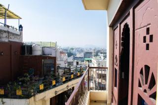 Hotel Udai Niwas By The Lake - Udaipur - 1