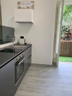 AJ Lux Apartments - 5