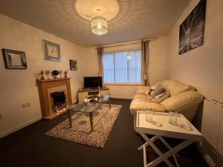 Captivating 2-Bed Apartment in West Bromwich - West Bromwich - 4