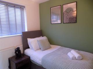 Modern 3 Bed - Lincoln - Parking - Lincoln - 2