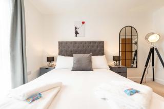 New 2-Bedroom 2 bath apartment in Leeds City Centre close to all attractions - Leeds - 1