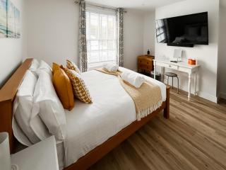 Longford Cottage - Haven Street - 1