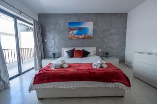 Spacious 3 bedroom Apartment in the Heart of St Julians - San Julián - 0
