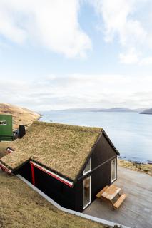 Seaside Escape - 2 Bedroom Home with Stunning Views - 4