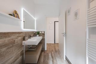 AB Plus - via Barozzi 6 - Bolonia - 1