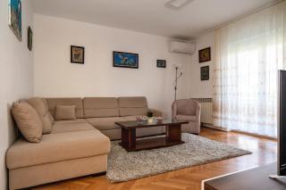 Prostrani apartman sa divnim dvorištem - Trebinje - 4