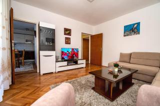 Prostrani apartman sa divnim dvorištem - Trebinje - 5