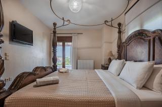 Villa Aris: A Serene Experience, 3BRs, Pool & Bbq - Magnisía - 9