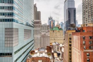Midtown 1BR w DM Elevator Gym nr Times Sq NYC-799 - New York - 6