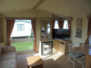 Sealands Everglade II:- 6 Berth, Central Heated Access to the beach - Ingoldmells - 5