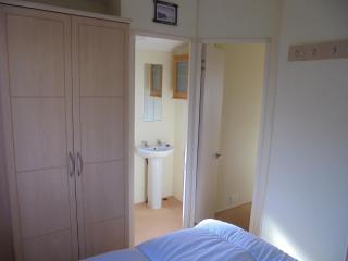 Sealands Everglade II:- 6 Berth, Central Heated Access to the beach - Ingoldmells - 4