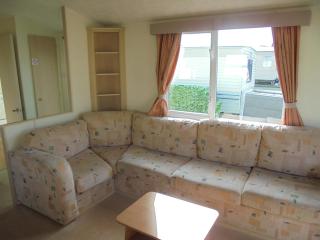 Sealands Everglade II:- 6 Berth, Central Heated Access to the beach - Ingoldmells - 3