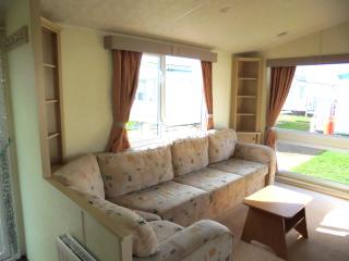 Sealands Everglade II:- 6 Berth, Central Heated Access to the beach - Ingoldmells - 1