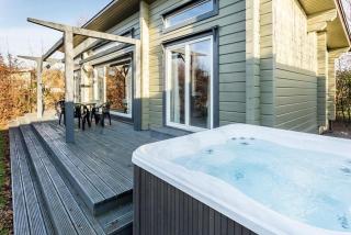 Roydon Marina - Lodge 9 - Hot Tub - Pet Friendly - Roydon - 2
