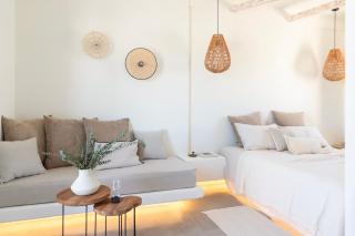 Frescoes Luxury Suites - Mesaria - 6