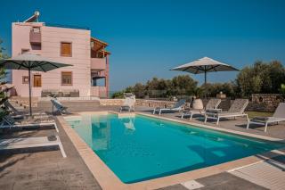 Villa Aris: A Serene Experience, 3BRs, Pool & Bbq - Magnisía - 0