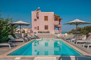 Villa Aris: A Serene Experience, 3BRs, Pool & Bbq - Magnisía - 3