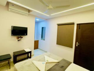 GREENS INN near Madras High Court and Harbour Chennai Port - Chennai - 3