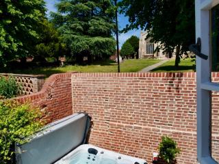 Luxury 3 Bed Manor House Hot Tub Cinema Room SkyTV - Saffron Walden - 6