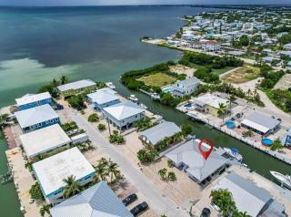 Waterfront with Boat Lift/Kayaks and Hot Tub - Marathon - 0