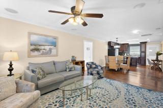 Gorgeous Near Beach Residence with Pool and Spa - Fort Myers Beach - 6