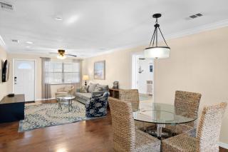 Gorgeous Near Beach Residence with Pool and Spa - Fort Myers Beach - 1