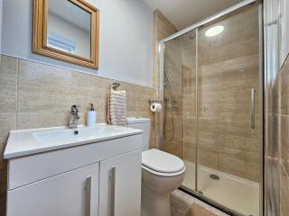 Charming 2 Bedroom Flat in Paddington - London - 2