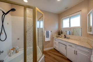 Spectacular mansion with amazing views - Covina - 1