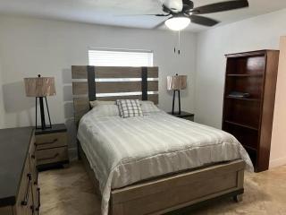 Cozy lakeside suite with private bath & entrance - Pembroke Pines - 8