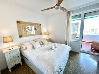 Playamar Deluxe pool & Beach Torremolinos Sinese design homes - 5