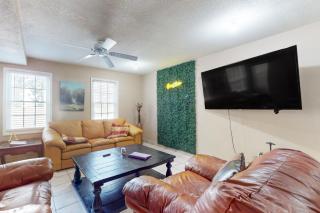 Hound Lair - Lilburn - 7