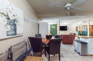 Hound Lair - Lilburn - 6