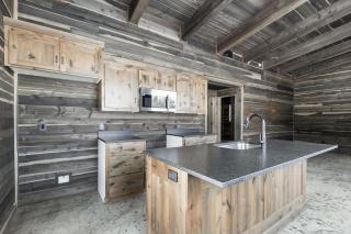 Discover Mountain and Fishing Luxury at Pheasant Tail Villa, 2 Br, 2 Ba, Fire Pit, BBQ! - Island Park - 2