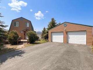 Mountain Lake Lodge, Your 3-Bed Lake Escape! - Island Park - 5
