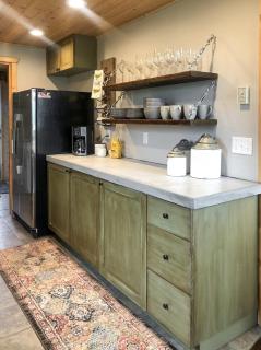 Mountain Lake Lodge, Your 3-Bed Lake Escape! - Island Park - 2