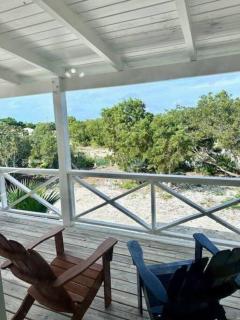 Entire Waterfront House - Turtle Cove - 8