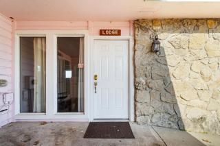 Lodge Sleep 16- Bachelor/bachelorette Parties Welcome! - Lake Ozark - 3