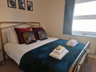 Pet-friendly 2 bed home near Chester train station. For 6 people. - Chester - 8