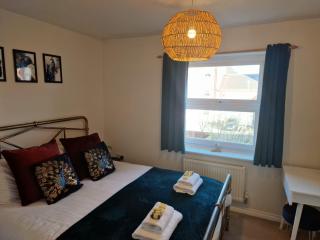 Pet-friendly 2 bed home near Chester train station. For 6 people. - Chester - 4