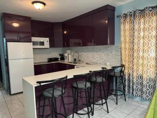 3BR, 1BA Spacious Property in Cataño, Near Bacardí - Catano - 1