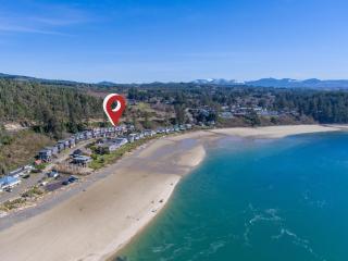 Shoreline Solace: Ocean View Townhouse Tillamook - Tillamook - 9