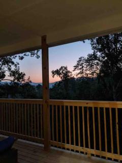 Summer Deal- New4 Suites, View, Game Room & Hot Tub - Gatlinburg - 0