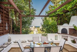 Family Getaway Home - Rodes - 0