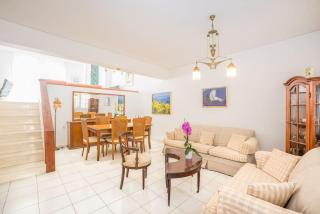Family Getaway Home - Rodes - 7
