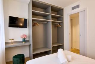 JACK LAKE, a stone's throw from the lake - 2