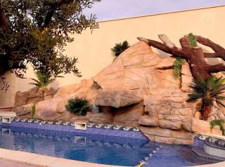 Villa 4P piscine avec toboggan et cascade - Bessan - 0