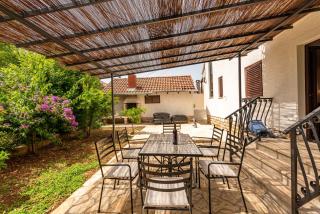 Villa LUMA Sukošan - house by the sea - Sukošan - 9