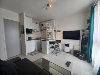 Studio classé 2 étoiles, à 200m de la plage de Nauzan parking gratuit - 4